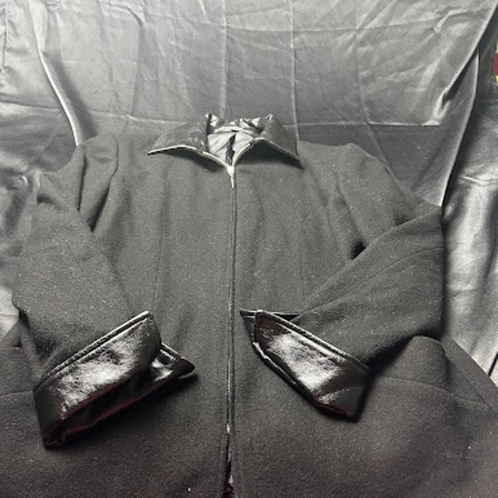 Braebrook WOMENS black zip‎ up jacket